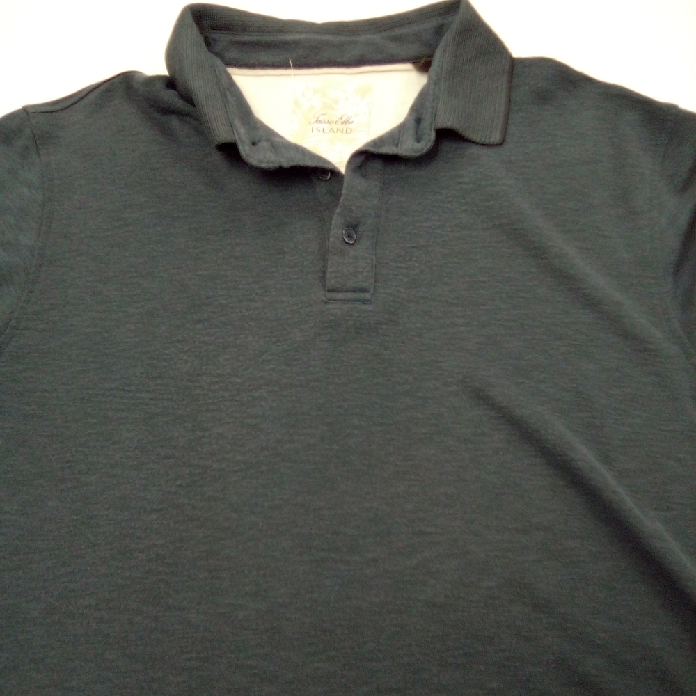 Bundle of 6 men's polos. Size medium, Large or xlarge